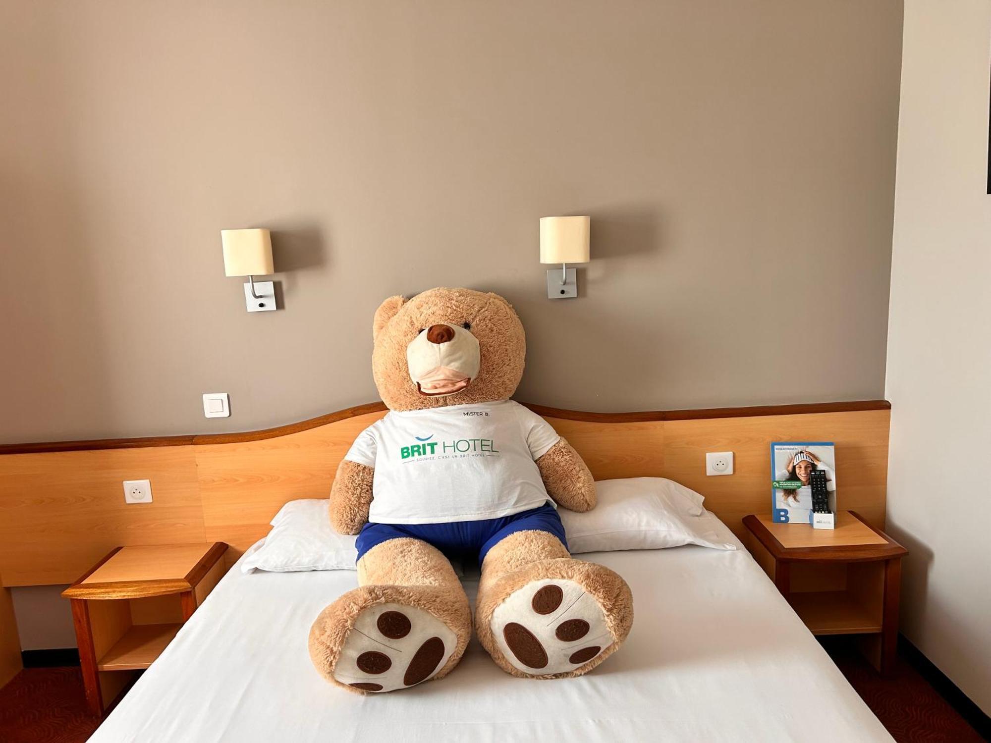 Brit Hotel Confort Montauban Esterno foto