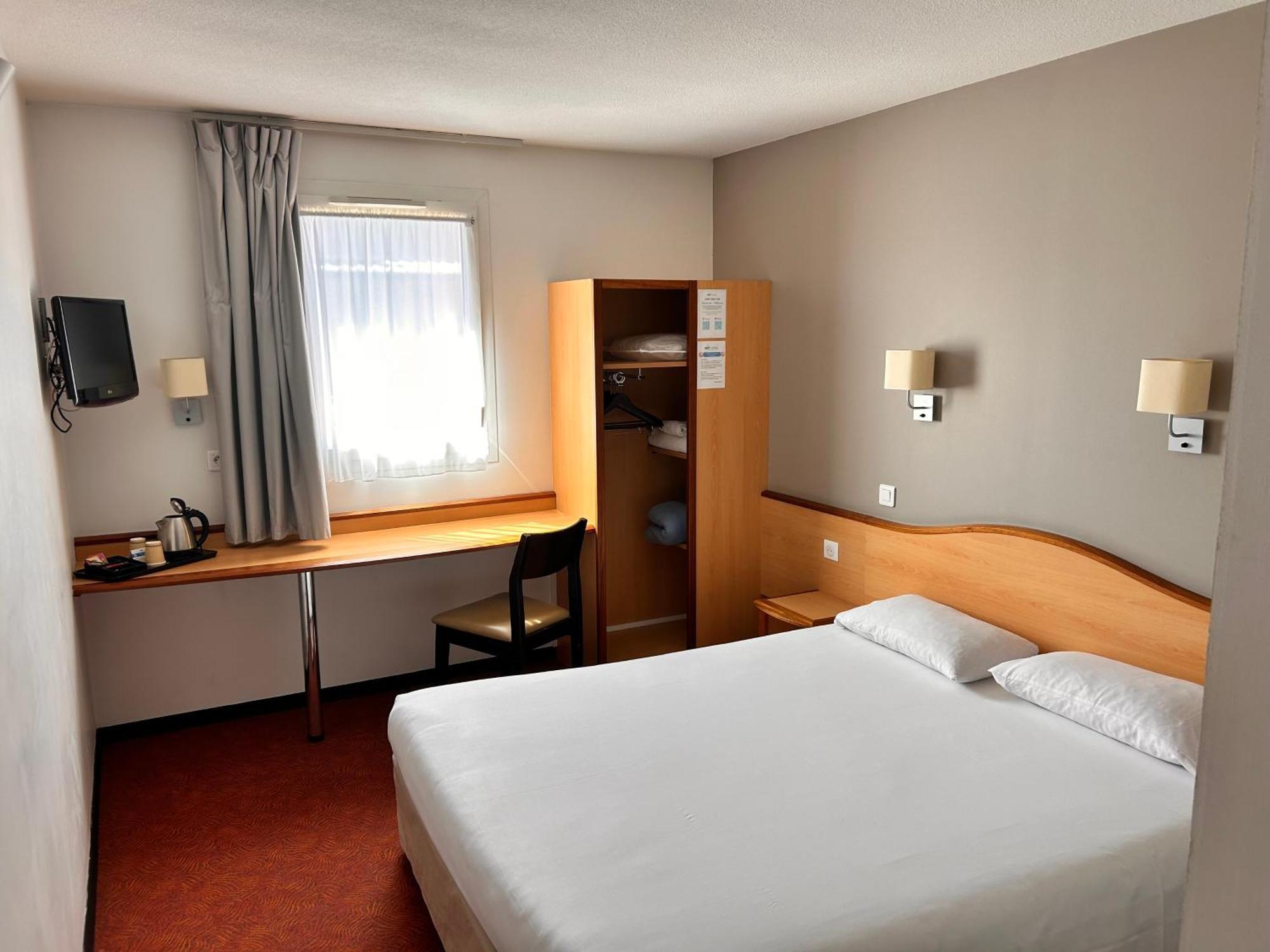 Brit Hotel Confort Montauban Esterno foto