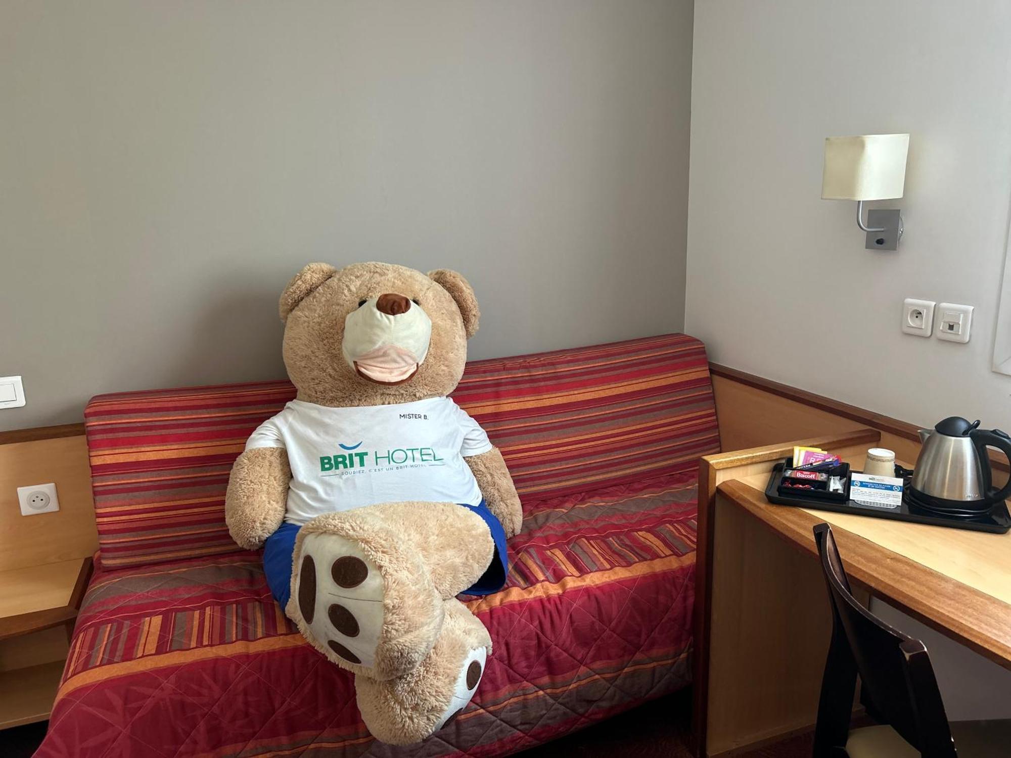 Brit Hotel Confort Montauban Esterno foto